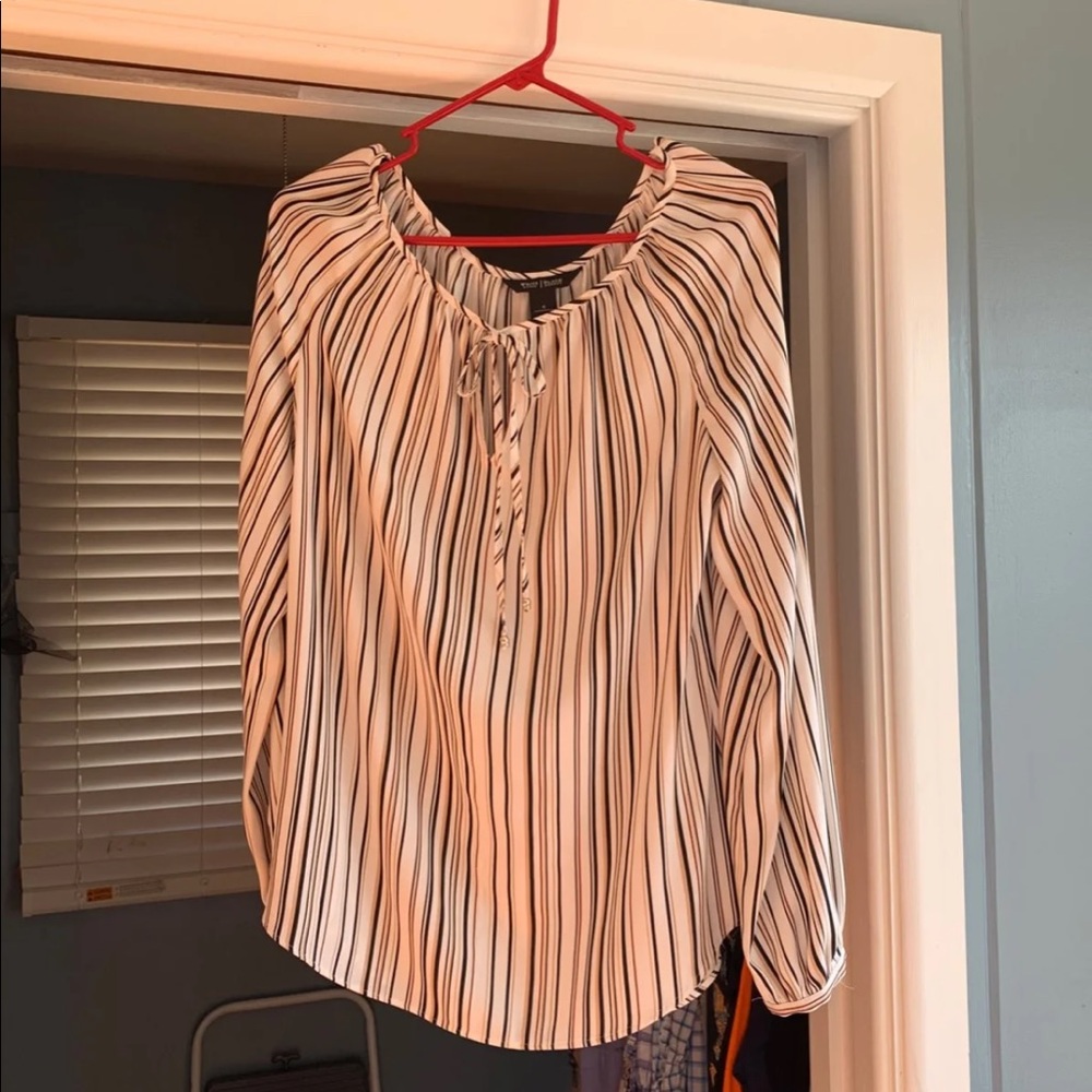 White House Black Market size 6